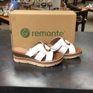 Remonte Women's White and Tan Sandals